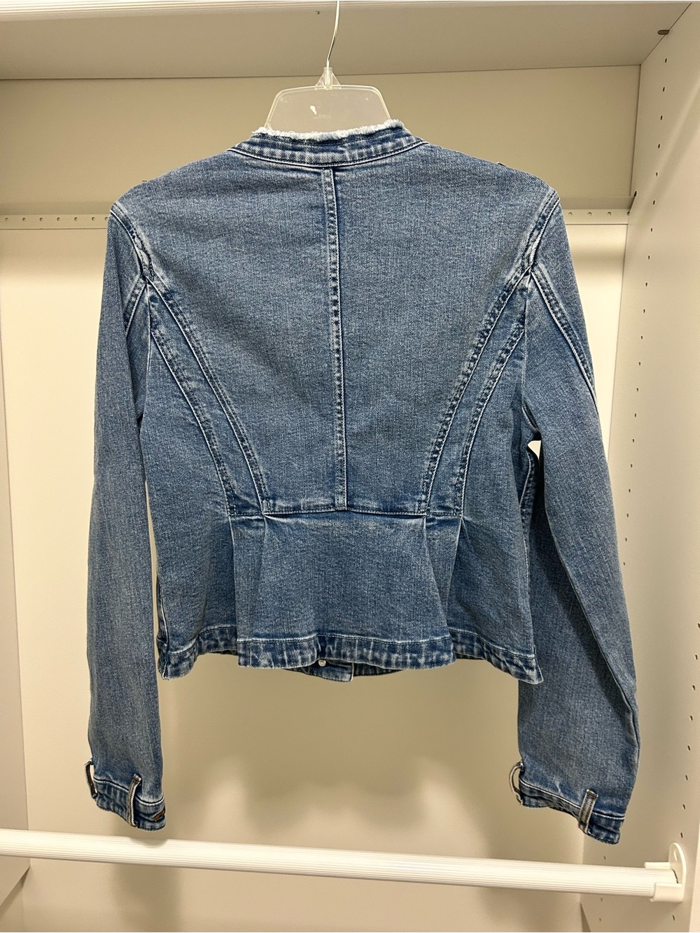 Cabi Jeanie Denim Jacket - size Small - Picture 4 of 5